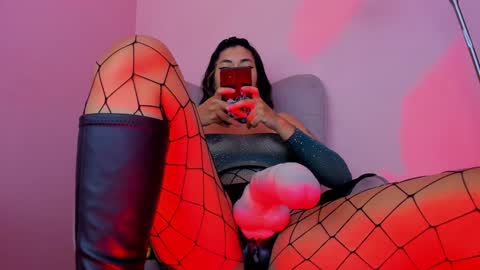 agnes_jones online show from December 20, 4:04 pm