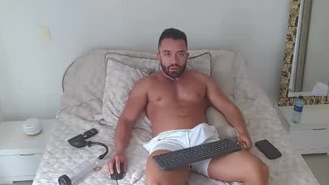 agustinsr online show from October 22, 4:51 pm