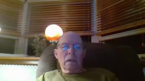 aguynrkfrd online show from October 6, 9:29 am