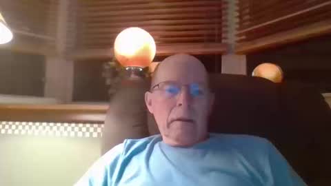 aguynrkfrd online show from October 10, 9:52 am