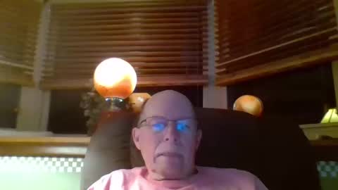 aguynrkfrd online show from October 13, 10:15 am