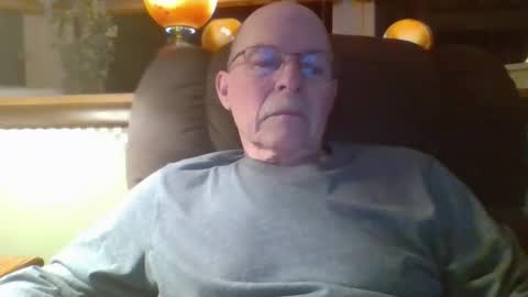 Snapshot of aguynrkfrd chatting on March 7, 10:45 am aguynrkfrd online show from March 7, 10:45 am