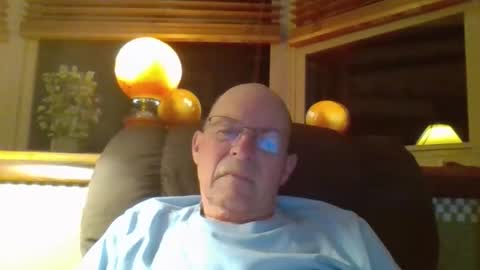 Snapshot of aguynrkfrd chatting on April 4, 9:29 am aguynrkfrd online show from April 4, 9:29 am