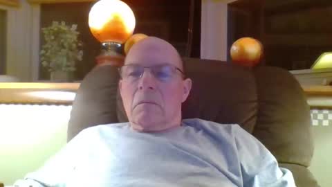 Snapshot of aguynrkfrd chatting on April 8, 9:42 am aguynrkfrd online show from April 8, 9:42 am