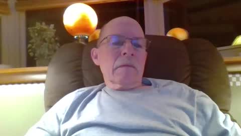 Snapshot of aguynrkfrd chatting on April 12, 9:14 am aguynrkfrd online show from April 12, 9:14 am