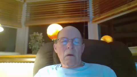 Snapshot of aguynrkfrd chatting on April 15, 10:11 am aguynrkfrd online show from April 15, 10:11 am