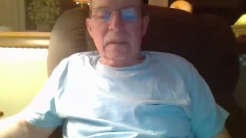Snapshot of aguynrkfrd chatting on April 17, 9:01 am aguynrkfrd online show from April 17, 9:01 am
