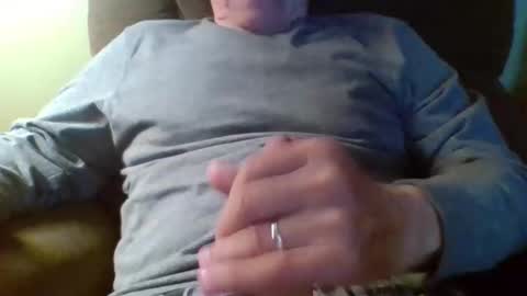 Snapshot of aguynrkfrd chatting on April 20, 10:29 am aguynrkfrd online show from April 20, 10:29 am