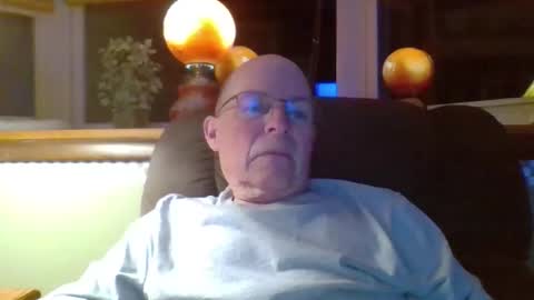 Snapshot of aguynrkfrd chatting on April 29, 9:35 am aguynrkfrd online show from April 29, 9:35 am