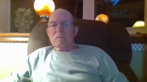 Snapshot of aguynrkfrd chatting on June 28, 9:37 am aguynrkfrd online show from June 28, 9:37 am