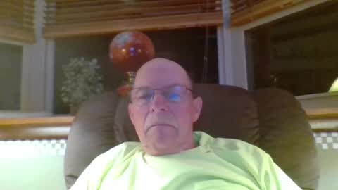 Snapshot of aguynrkfrd chatting on July 4, 9:15 am aguynrkfrd online show from July 4, 9:15 am