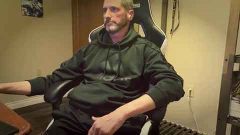 Snapshot of ah_shucks_ chatting on March 29, 6:13 am AhShucks online show from March 29, 6:13 am