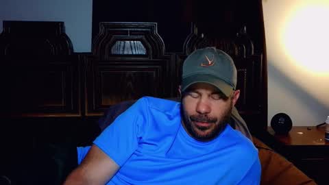 Blue Eyed Handsome Man online show from March 23, 8:13 pm