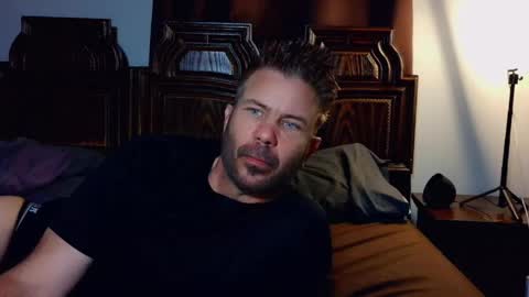 Blue Eyed Handsome Man online show from March 26, 12:39 am