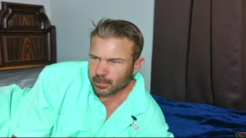 Blue Eyed Handsome Man online show from June 10, 1:50 am