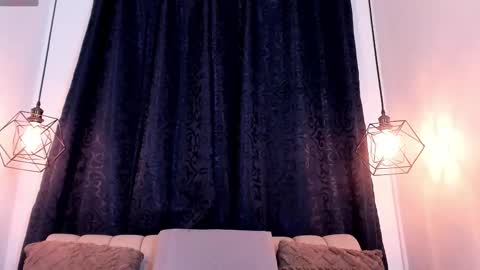 ahsly_ms online show from October 17, 8:00 pm