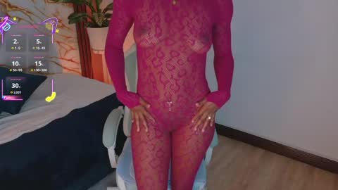 Ahvi Ebony online show from May 1, 8:57 pm