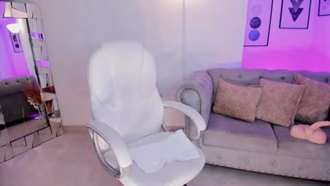 AIDA ADAMS online show from December 16, 10:03 pm