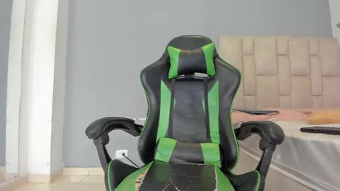 karoline  online show from January 21, 9:25 pm