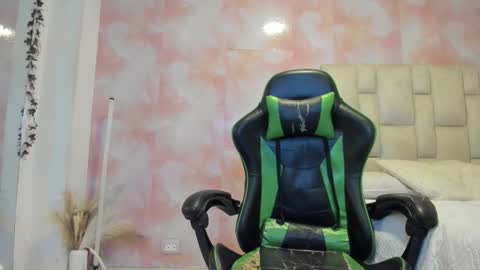 karoline  online show from February 16, 10:06 pm