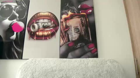 Aida  online show from October 23, 8:18 pm