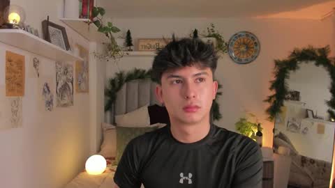 A H  online show from November 23, 8:19 pm