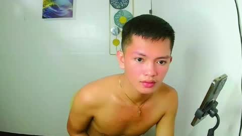 Snapshot of aiden_acexxx chatting on May 27, 5:04 am aiden_acexxx online show from May 27, 5:04 am