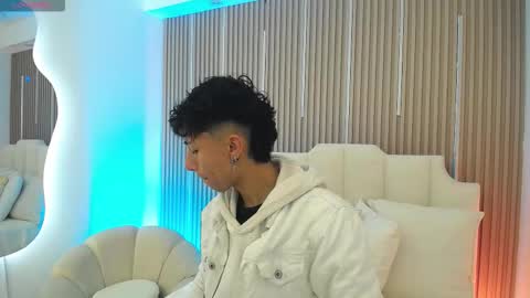 Aiden online show from March 17, 12:41 pm