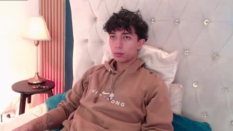 Aiden online show from June 5, 1:06 pm