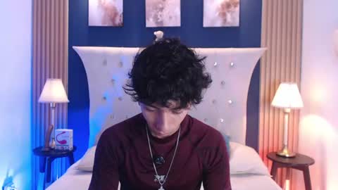 Snapshot of aiden_rivers_ chatting on July 10, 12:52 pm Aiden online show from July 10, 12:52 pm