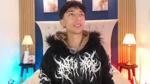 Snapshot of aiden_rivers_ chatting on July 17, 12:56 pm Aiden online show from July 17, 12:56 pm