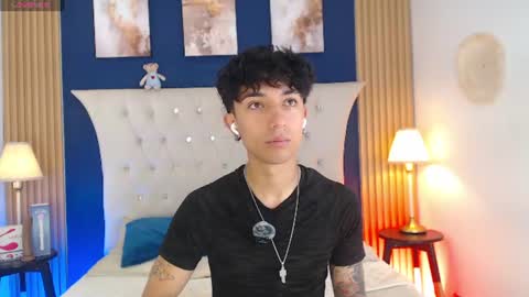 Snapshot of aiden_rivers_ chatting on July 24, 12:58 pm Aiden online show from July 24, 12:58 pm