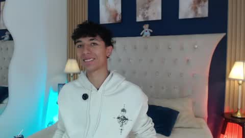 Snapshot of aiden_rivers_ chatting on August 3, 1:05 pm Aiden online show from August 3, 1:05 pm