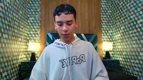 Snapshot of aiden_royce chatting on October 2, 3:35 am aiden_royce online show from October 2, 3:35 am