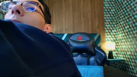 Snapshot of aiden_royce chatting on October 12, 7:18 am aiden_royce online show from October 12, 7:18 am