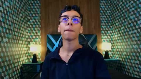 Snapshot of aiden_royce chatting on October 12, 8:30 pm aiden_royce online show from October 12, 8:30 pm