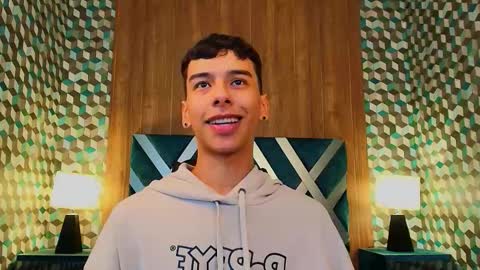 Snapshot of aiden_royce chatting on November 8, 4:23 am aiden_royce online show from November 8, 4:23 am