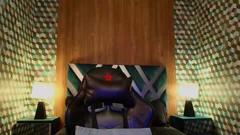 Snapshot of aiden_royce chatting on November 9, 2:32 am aiden_royce online show from November 9, 2:32 am