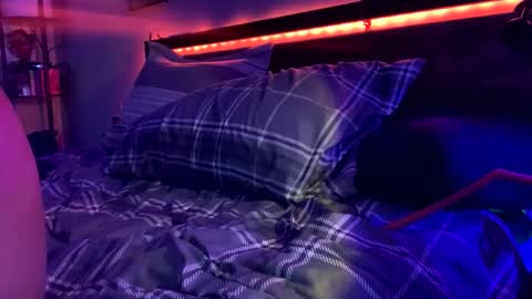 aidilzuhri online show from November 28, 9:34 am