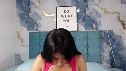 Ailyn online show from April 20, 9:49 pm