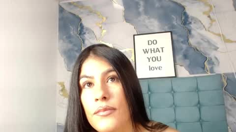 Ailyn online show from April 21, 2:51 am