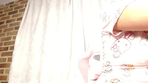 Ailyn online show from May 19, 1:56 am