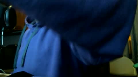 aikerisugly online show from December 22, 10:01 am