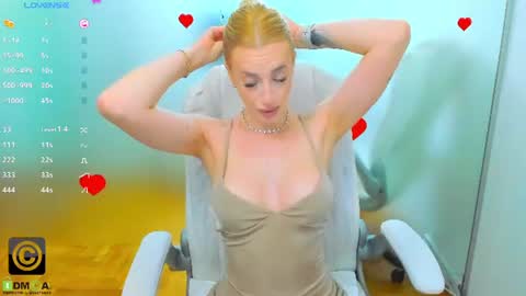 Allie  online show from June 20, 7:33 am