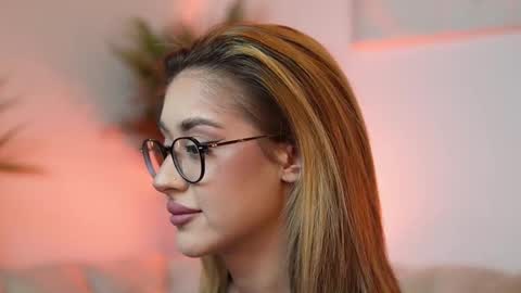 Snapshot of aileenaxa chatting on October 21, 6:41 pm Aileen online show from October 21, 6:41 pm