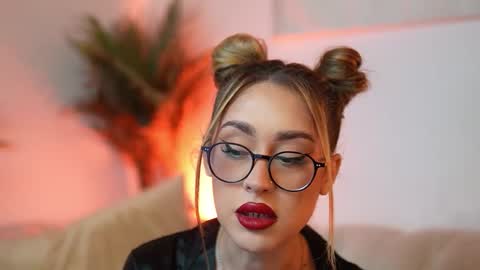 Snapshot of aileenaxa chatting on October 26, 7:53 pm Aileen online show from October 26, 7:53 pm