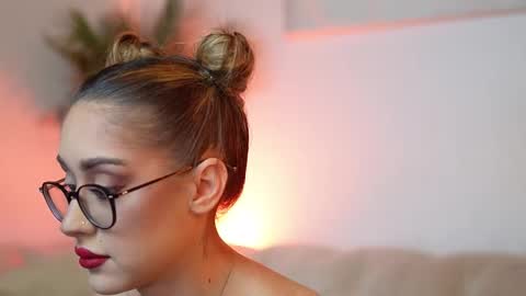 Snapshot of aileenaxa chatting on November 20, 7:57 pm Aileen online show from November 20, 7:57 pm