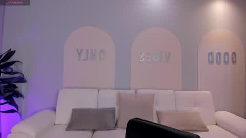  AILEEN VEGA  online show from February 27, 11:20 am