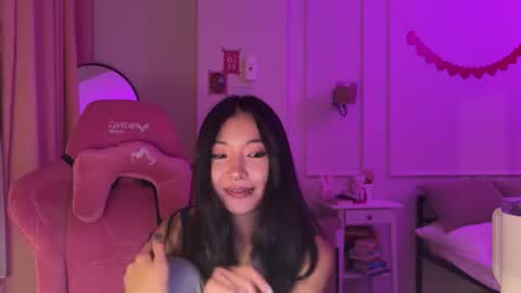 Snapshot of aimeclarks chatting on January 10, 6:31 pm Aime online show from January 10, 6:31 pm