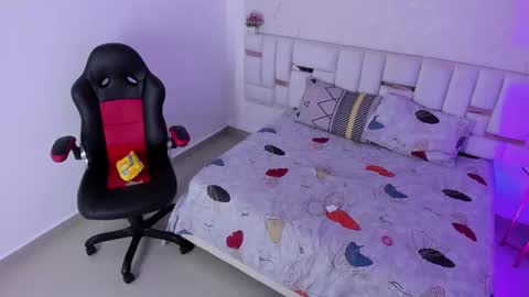 Snapshot of ainoagarcia chatting on November 26, 11:11 am Ainoa online show from November 26, 11:11 am